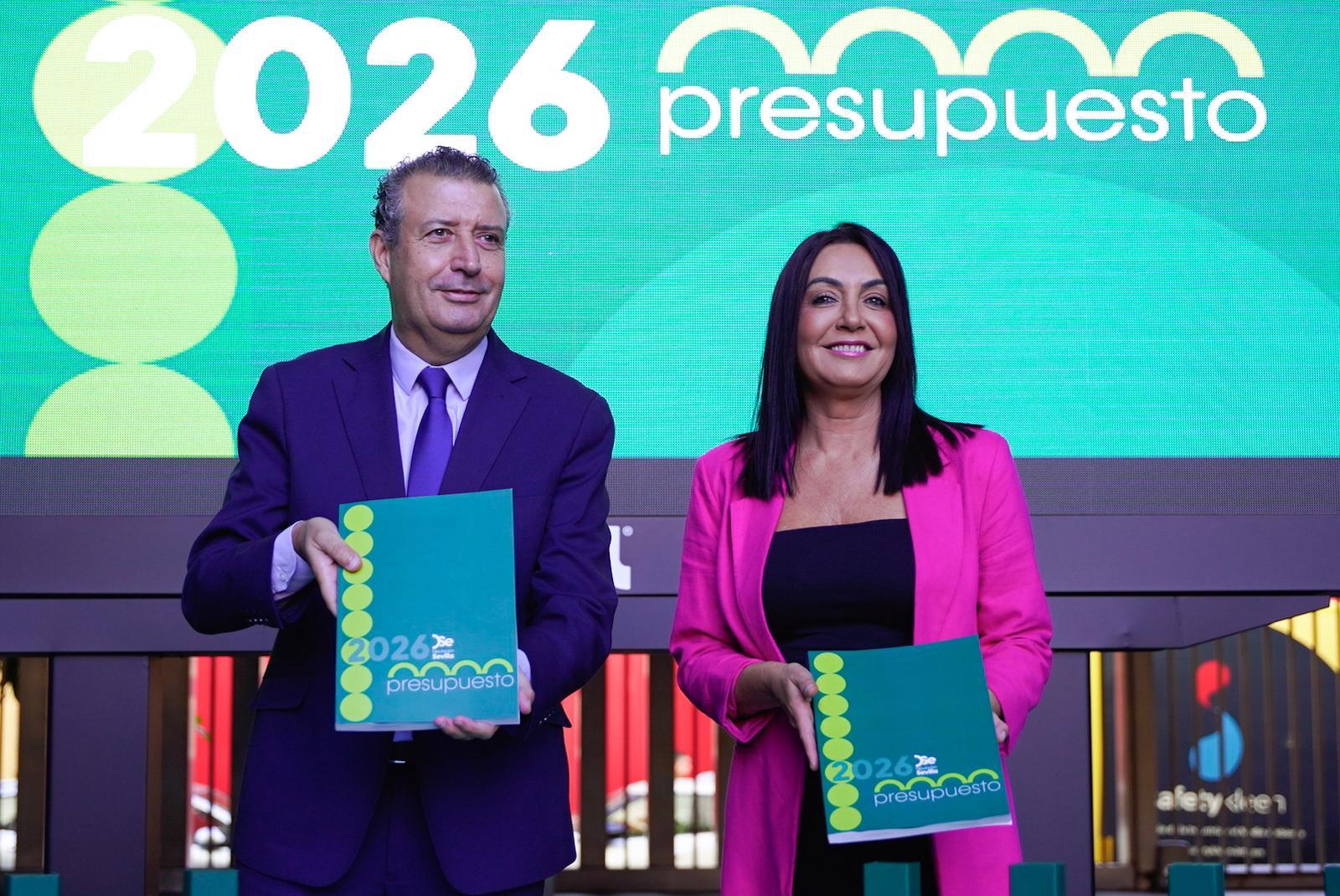 02-190226 Foto Recurso EL PRESIDENTE Y LA DIPUTADA DE HACIENDA