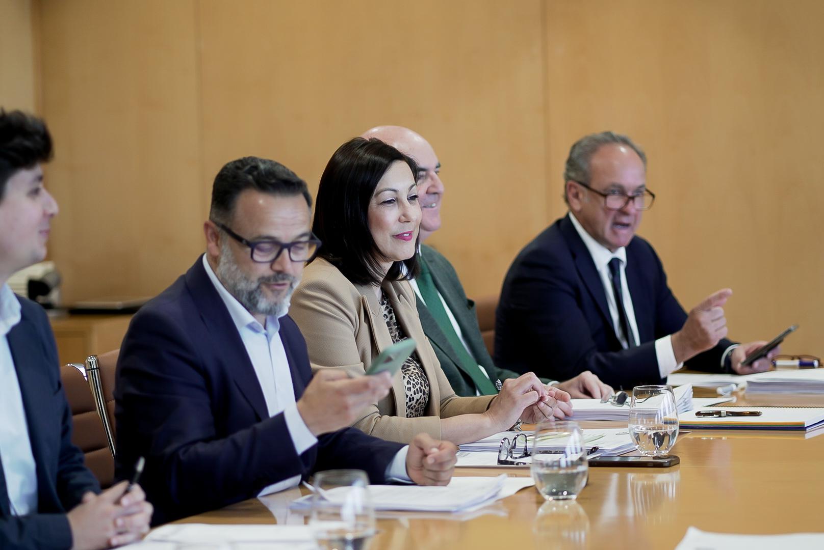 05-130524 JUNTAGOB TERESA