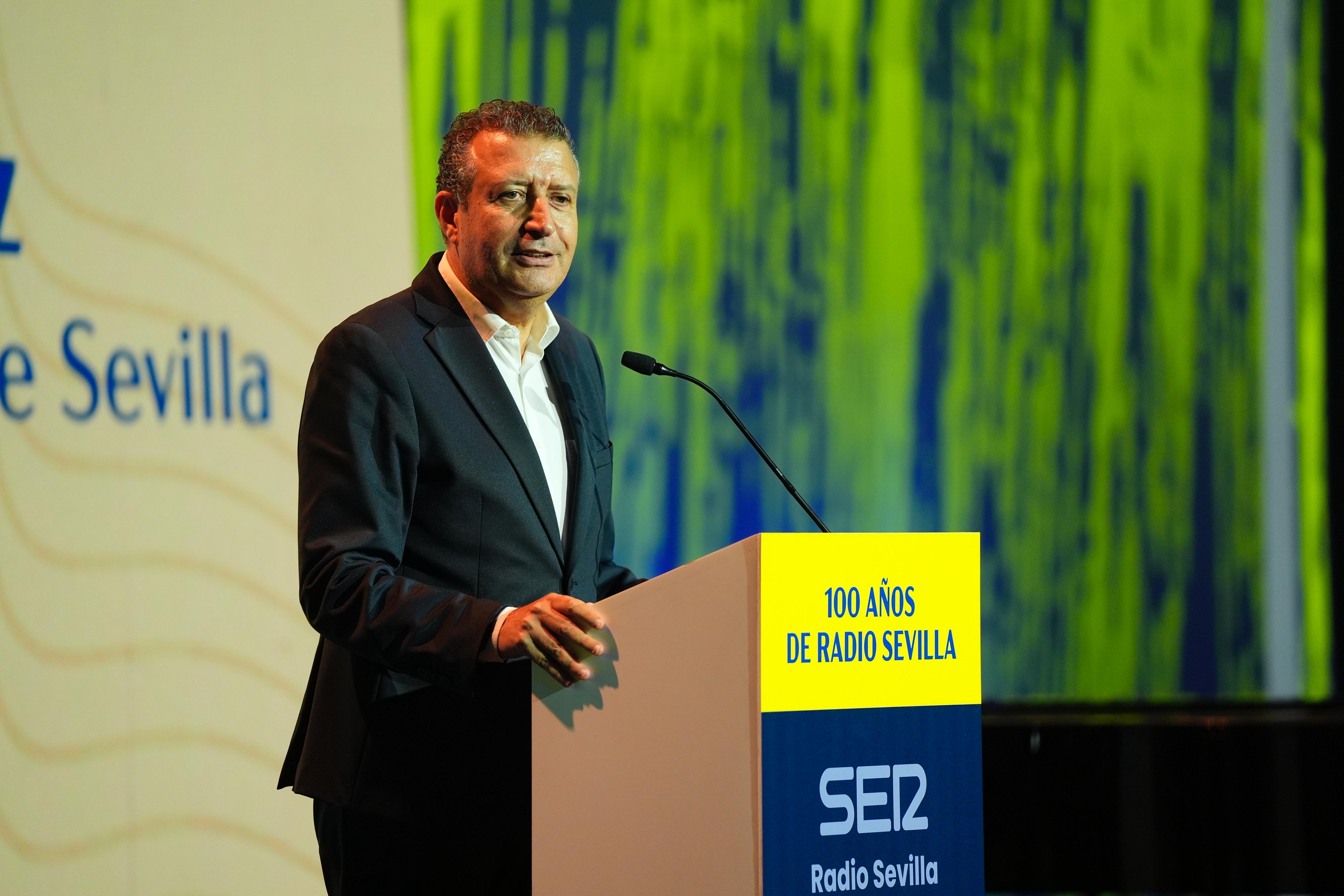 09-190725 FOTO presidente 100 años Radio Sevilla