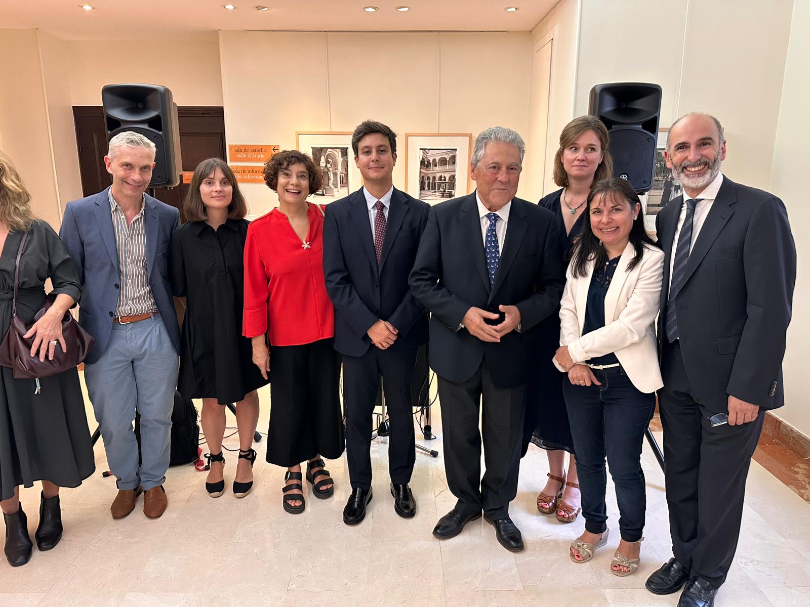 09-200925 FOTO INAUGURACIÓN LUMIÈRE EN PARÍS