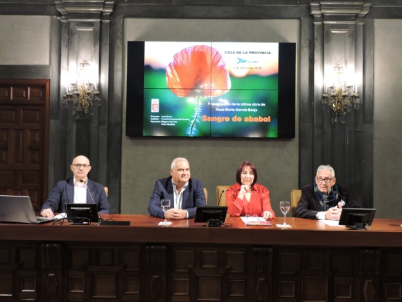 04-030425 FOTO libro Sangre de Ababol Rosa María García Barja Casa Provincia