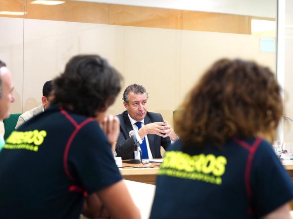 07-100725 foto REUNIÓN SOBRE AYUDAS A PARQUES DE BOMBEROS MUNICIPALES PROFESIONALES