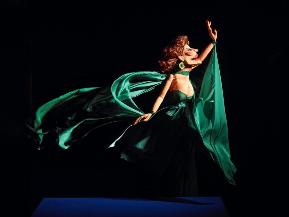 09042026 ES-PUTO El Espejo Negro.jpeg