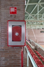 Reparación de infraestructuras, sistema contra-incendios y evacuación del pabellón cubierto josé moral