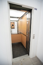 Instalación de ascensor en hogar del pensionista